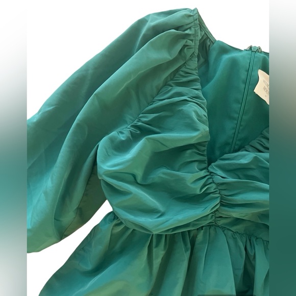 Hyacinth House Emerald Green Tuckernuck XS Ruched V-Neck Genevieve Mini Dress - Picture 7 of 11